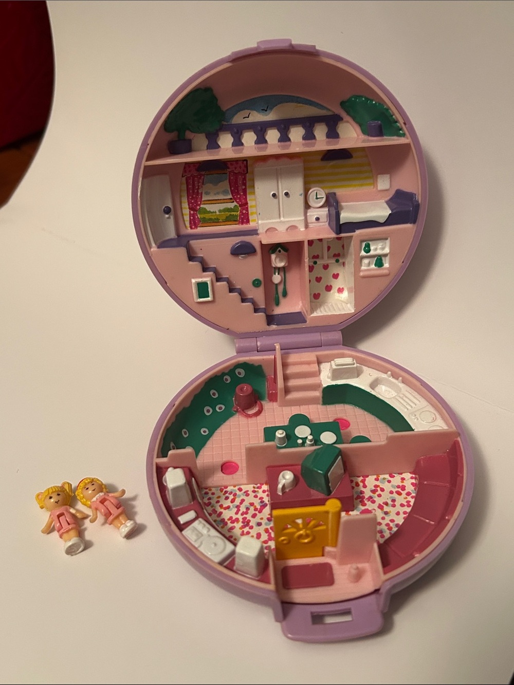 1989 Polly Pocket Home Compact with Figurines